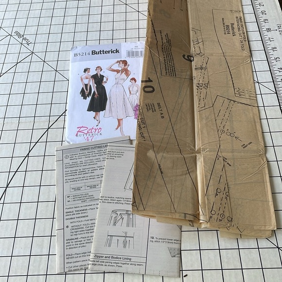 Butterick B5214 Retro '47 sewing pattern, forties style halter dress & jacket - Picture 7 of 7